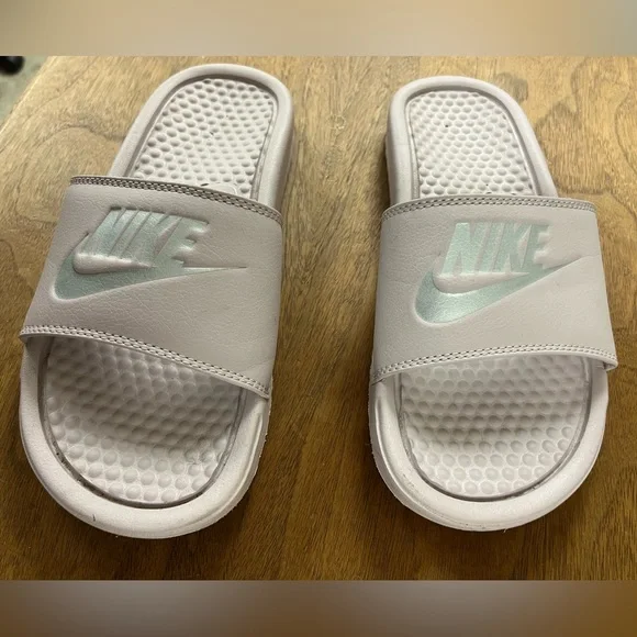 Light Purple Nike Slides - Picture 3 of 4